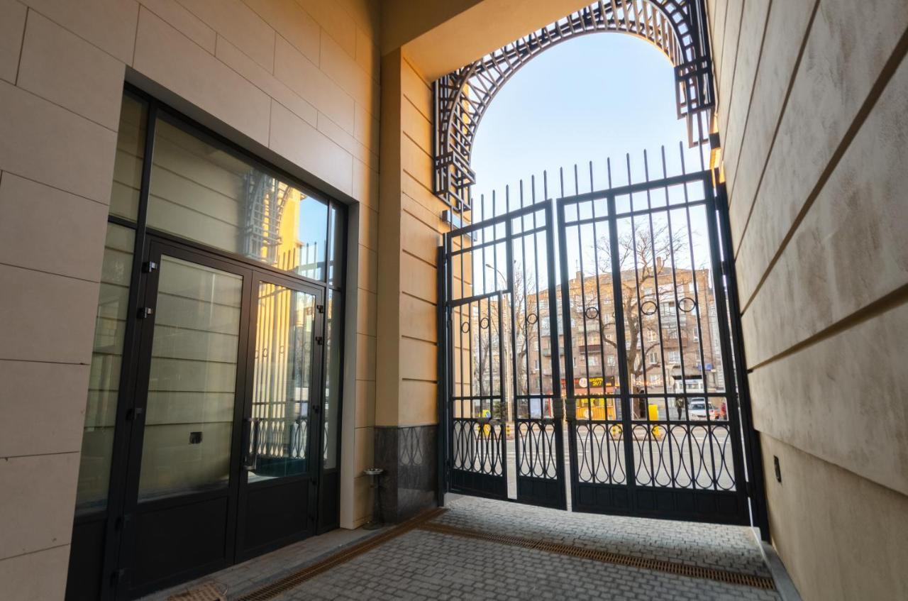 Apartment Petrovdom In Beautiful In Rc 