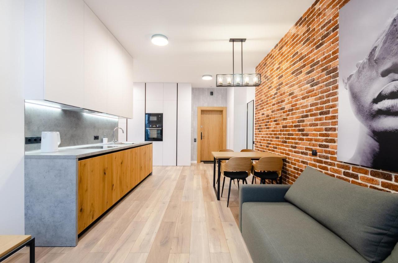 Apartment Petrovdom In Beautiful In Rc 