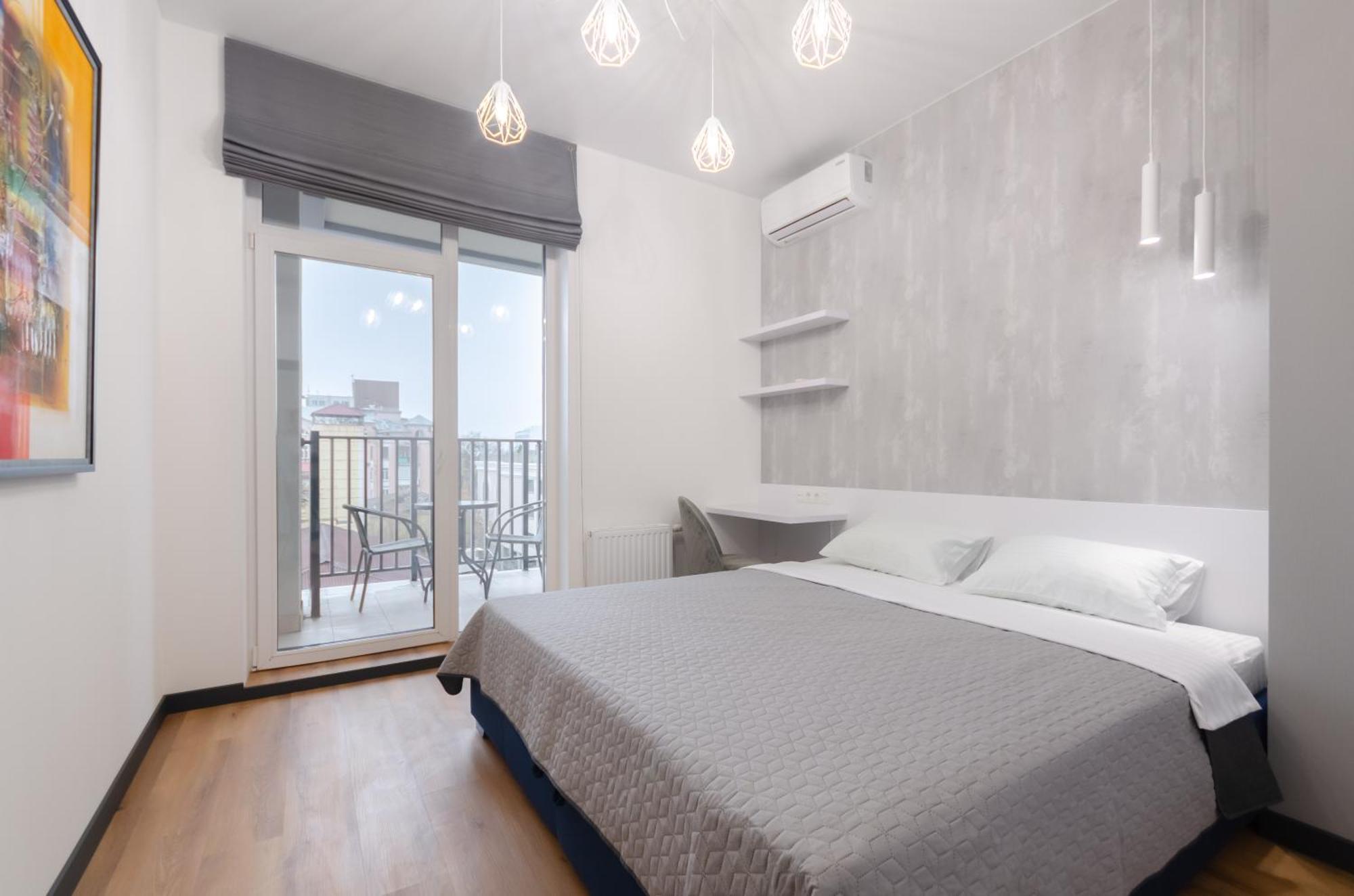 Apartment Petrovdom In Beautiful In Rc 